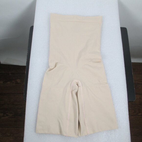 SPANXsculpt™ Seamless Power High-Waisted Mid-Thigh Short - Picture 12 of 12